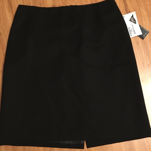 Jones New York Signature skirt - Picture 1 of 4